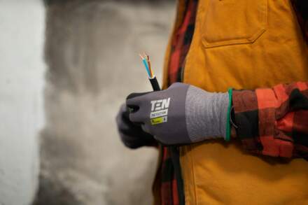 Red Flags to Avoid When Hiring an Electrician