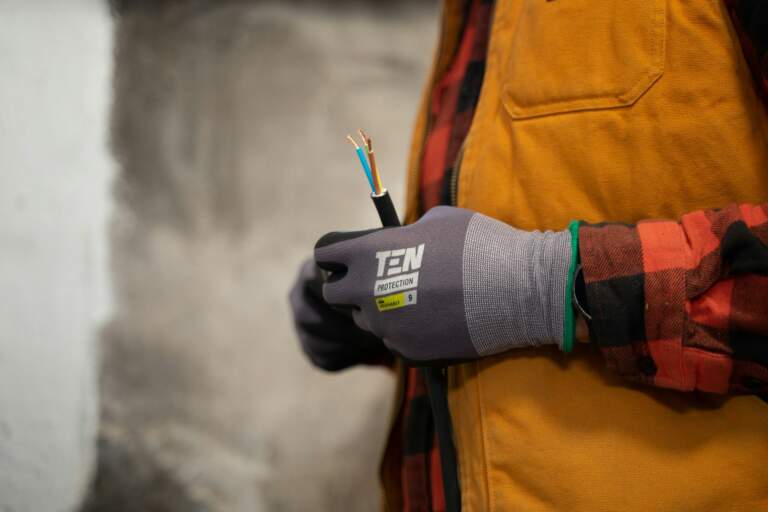 Red Flags to Avoid When Hiring an Electrician